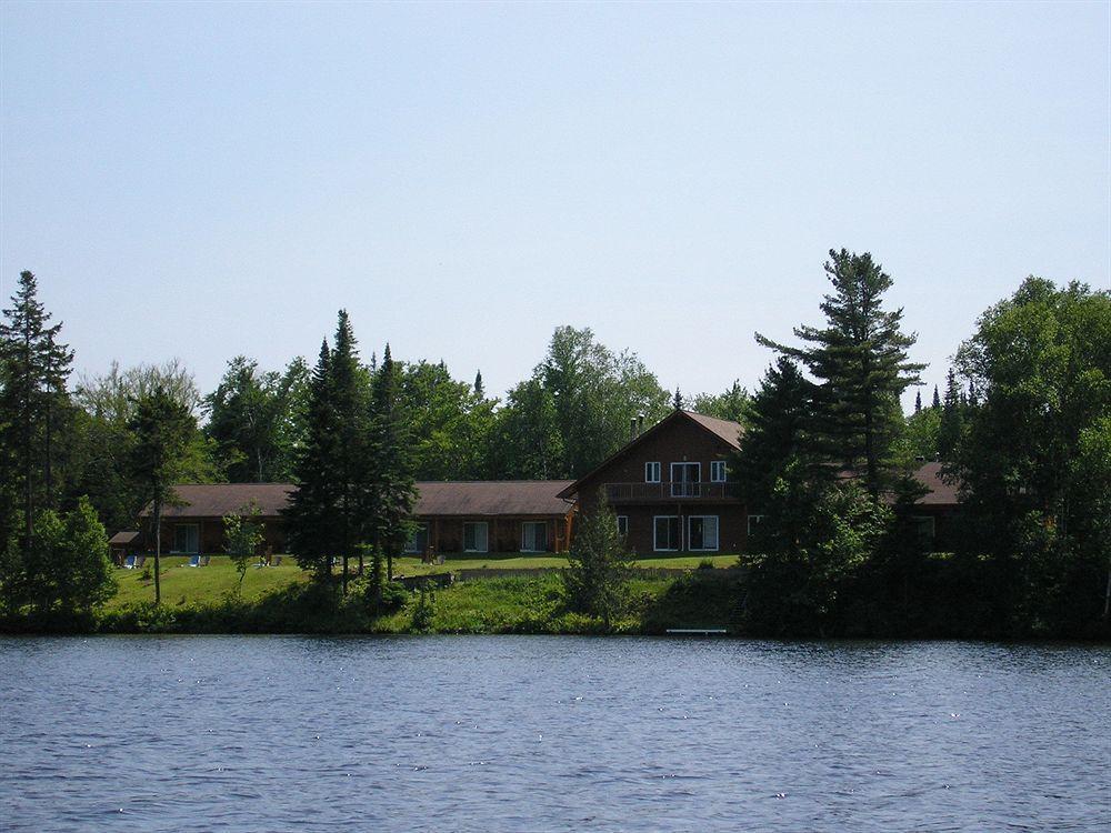 Motel Ours Bleu Lac-Saguay Екстер'єр фото