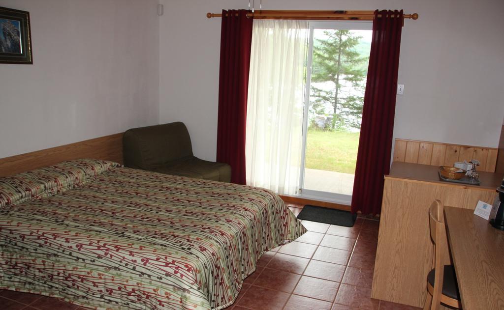 Motel Ours Bleu Lac-Saguay Номер фото