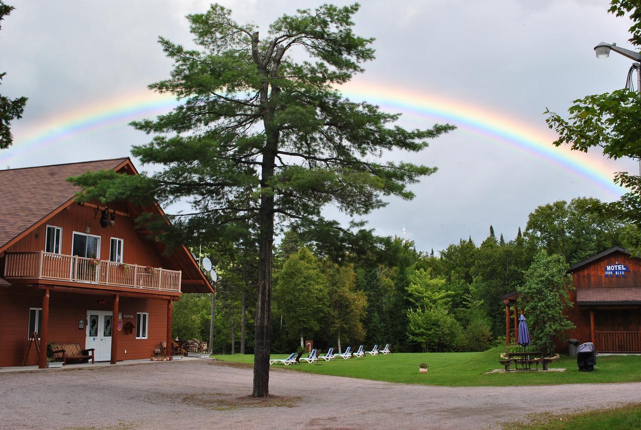 Motel Ours Bleu Lac-Saguay Екстер'єр фото