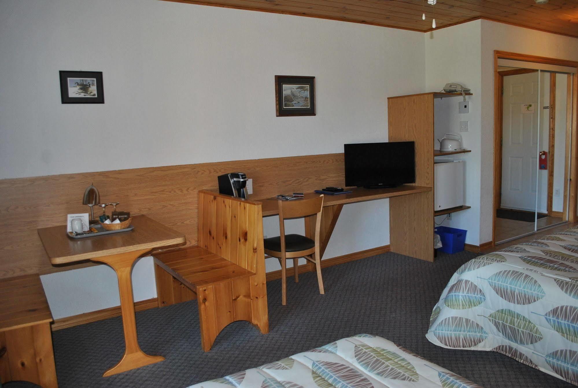 Motel Ours Bleu Lac-Saguay Екстер'єр фото