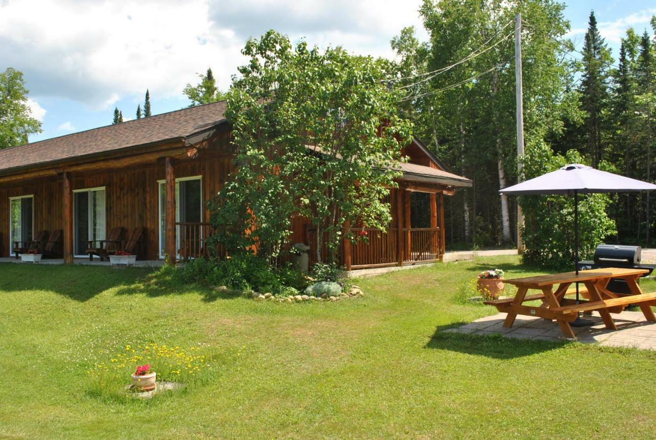 Motel Ours Bleu Lac-Saguay Екстер'єр фото