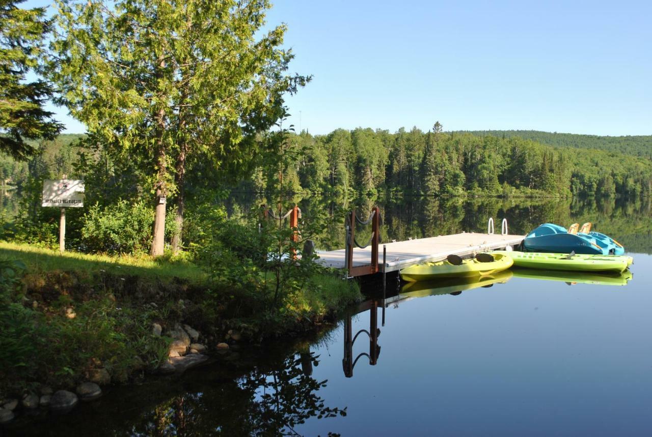 Motel Ours Bleu Lac-Saguay Екстер'єр фото